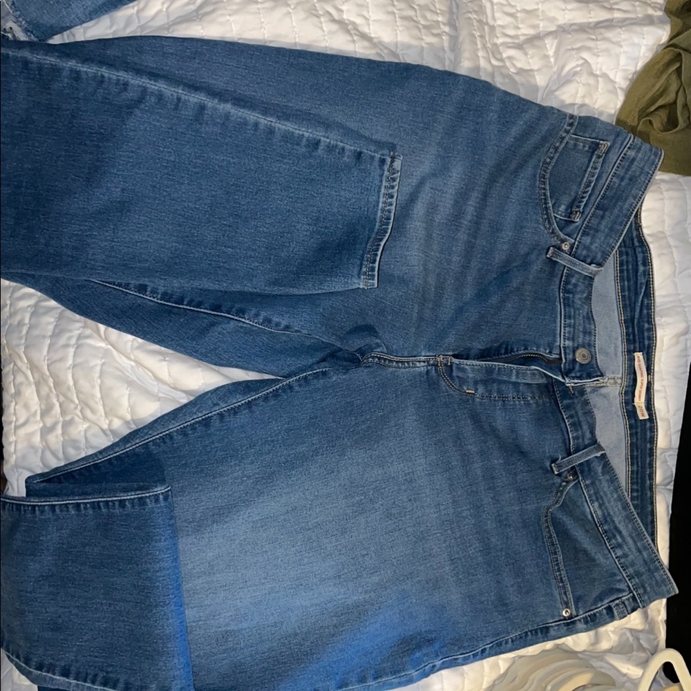 Mid rise skinny Levi jeans